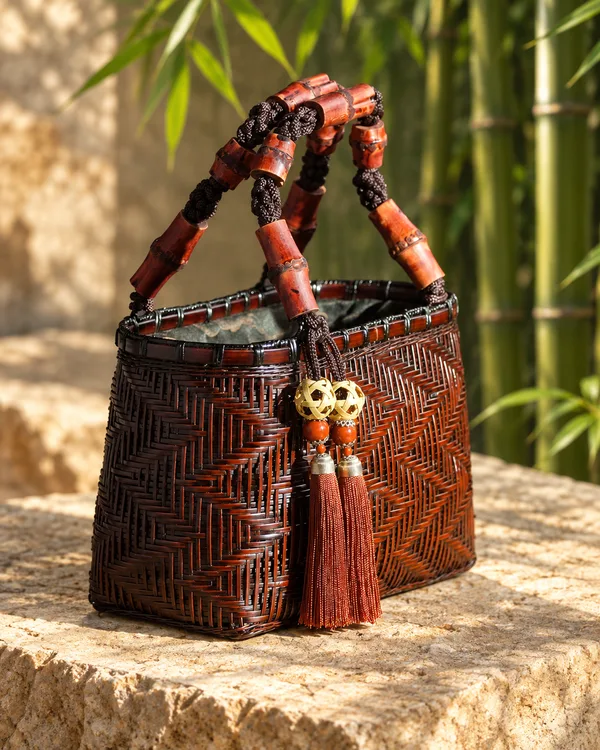 Dark weave handbag